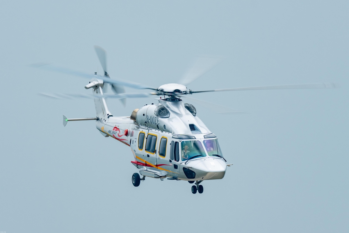 AC352举行航行预演 摄影：岳书华-2